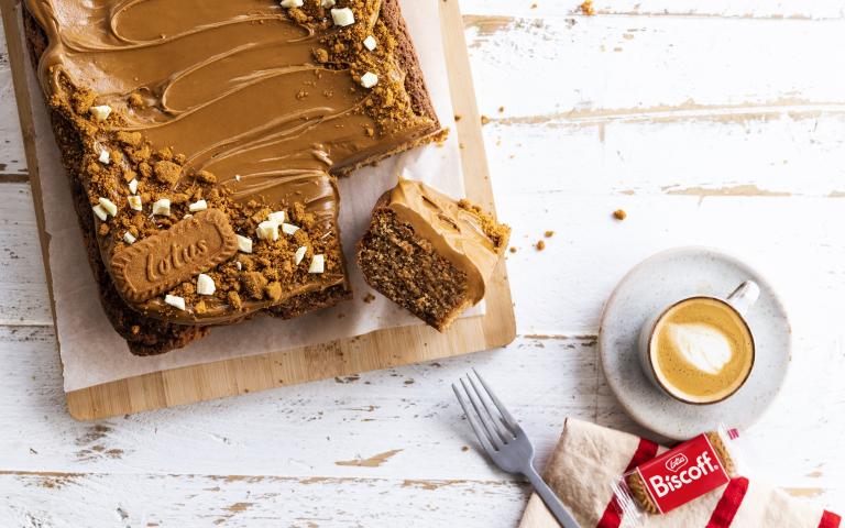 Lotus Biscoff sheet cake